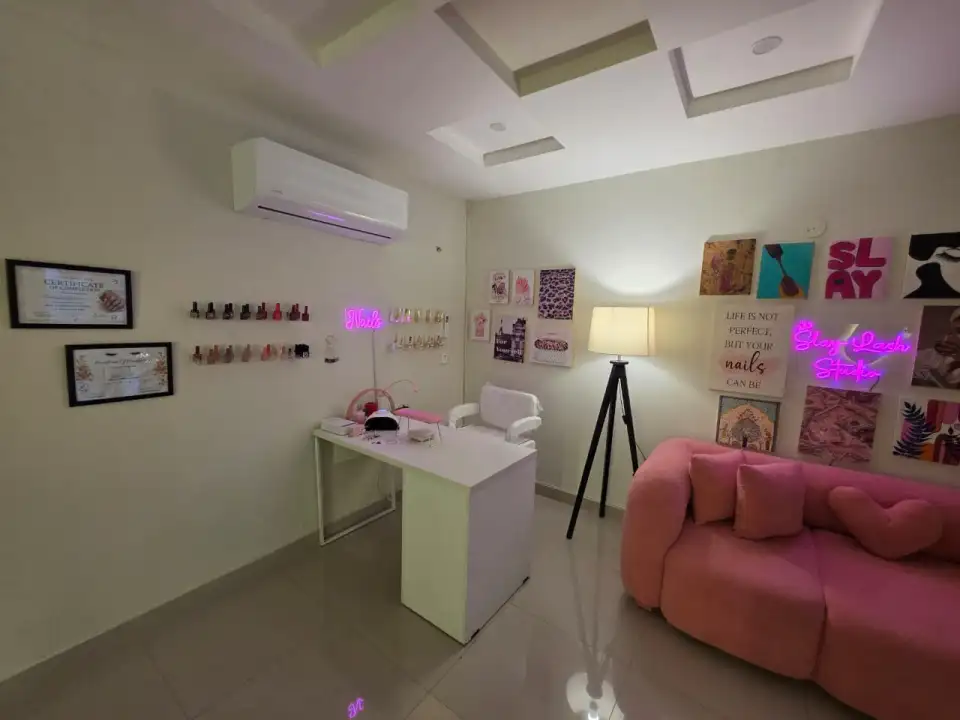 Slay Lash Studio by Farah salon