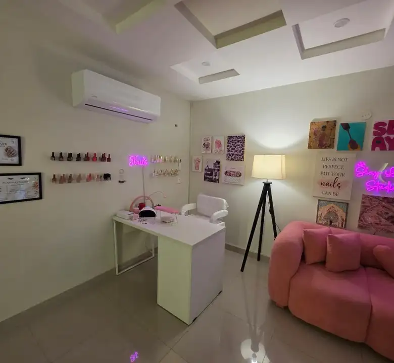 About Slay Lash Studio by Farah