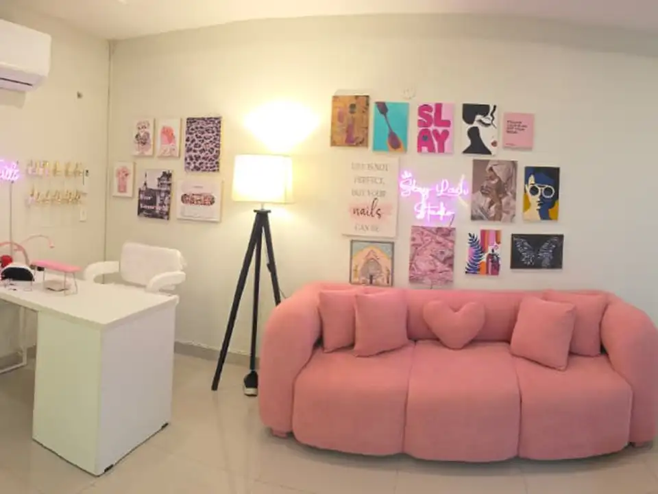Slay Lash Studio by Farah salon
