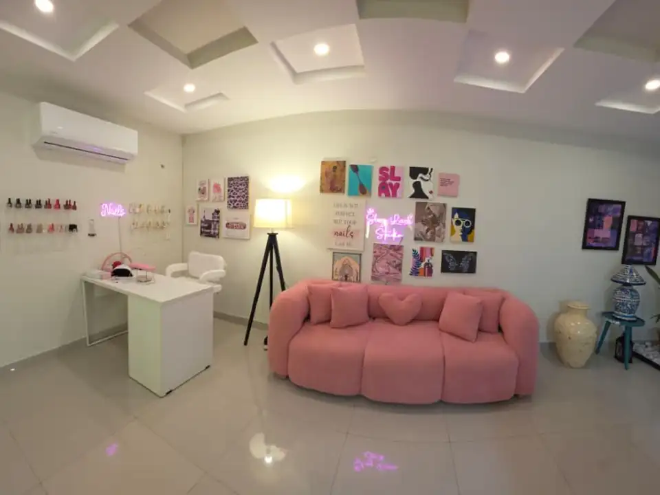 Slay Lash Studio by Farah salon